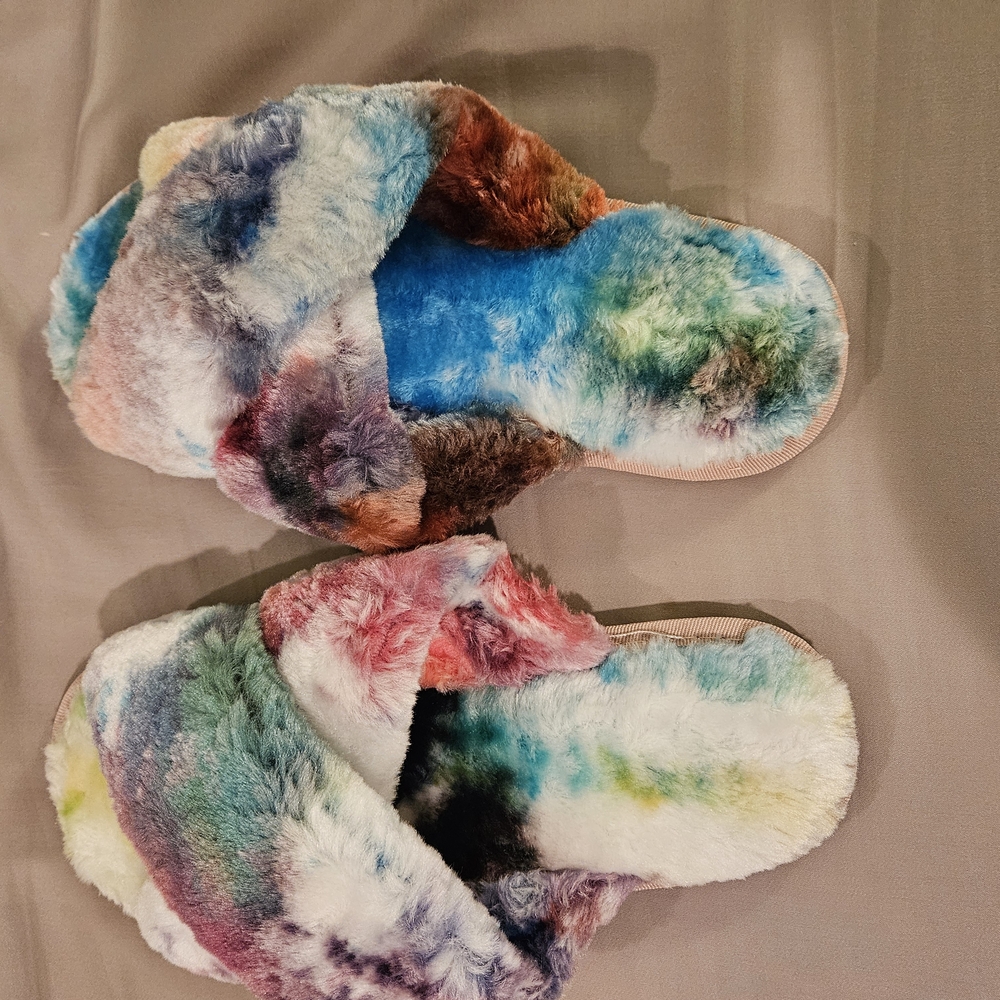 Colorful Faux Fur Slippers - Picture 4 of 4